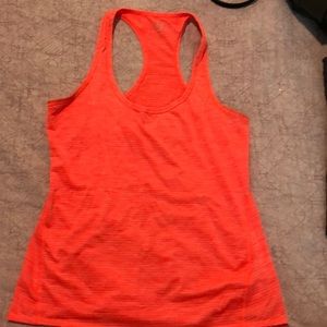 Athleta razorback chi tank